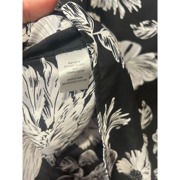 Black cream Daniel Rainn 3/4 sleeve floral blouse top shirt women's size medium - Picture 5 of 6